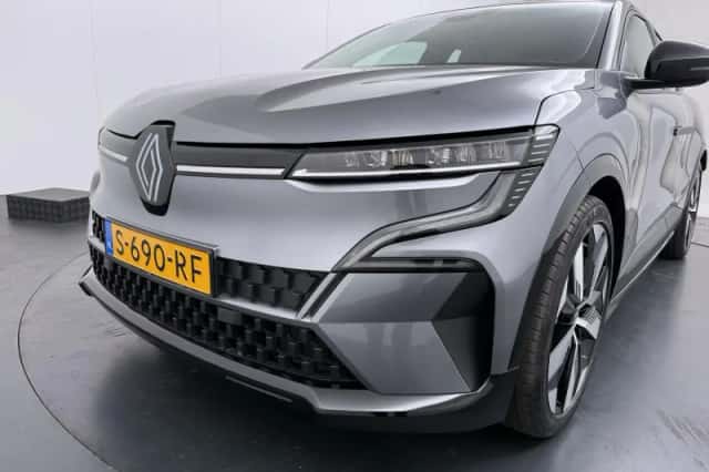 Renault Mégane E-Tech (2023) thumbnail 34