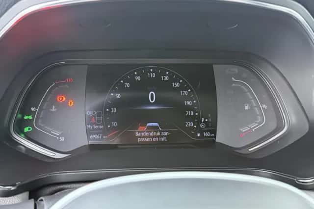 Renault Captur (2020) thumbnail 11