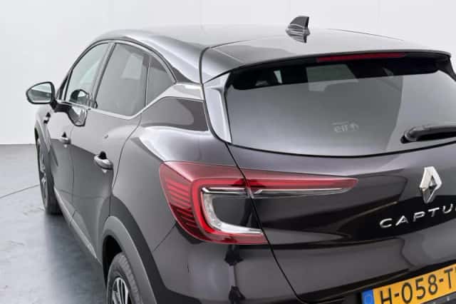 Renault Captur (2020) thumbnail 35