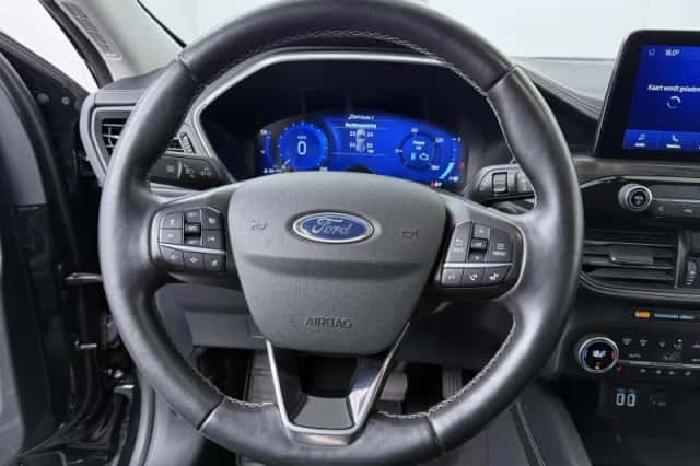 Ford Kuga (2021) thumbnail 9