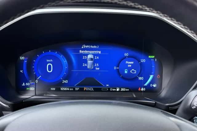 Ford Kuga (2021) thumbnail 10