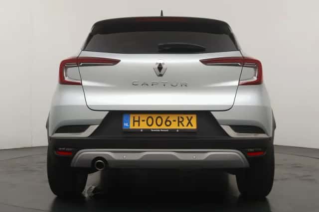 Renault Captur (2020) thumbnail 4
