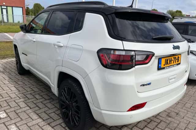 Jeep Compass (2022) thumbnail 3