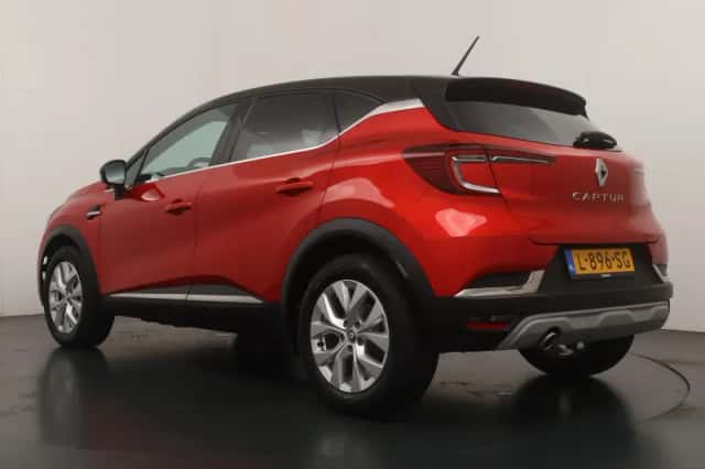 Renault Captur (2021) thumbnail 3
