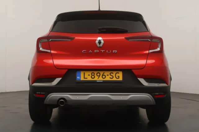 Renault Captur (2021) thumbnail 4