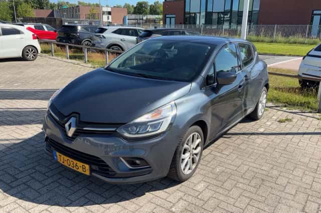 Renault Clio (2018) thumbnail 2