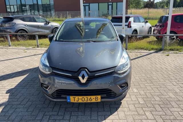 Renault Clio (2018) thumbnail 5