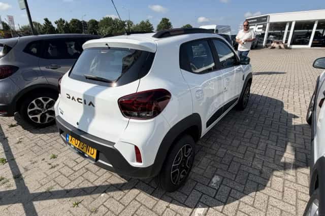 Dacia Spring (2024) thumbnail 5