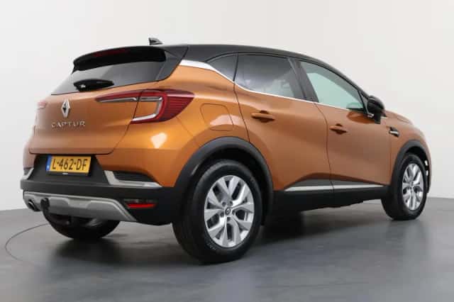 Renault Captur (2021) thumbnail 5