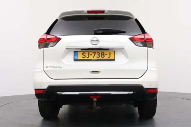 Nissan X-Trail (2018) thumbnail 4