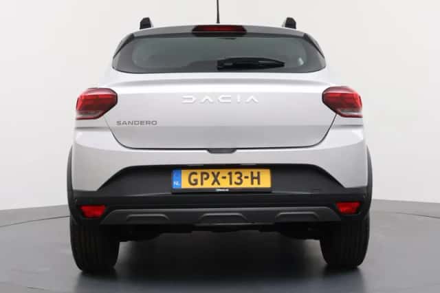 Dacia Sandero Stepway (2024) thumbnail 4