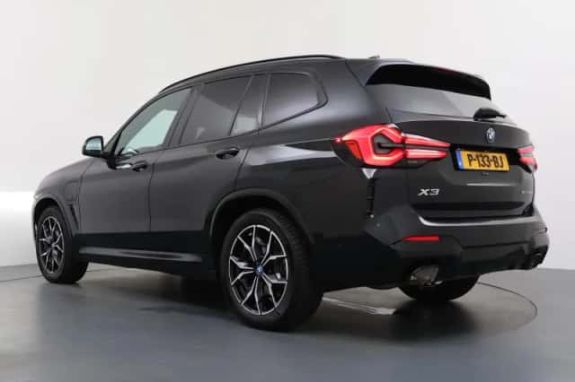 BMW X3 (2022) thumbnail 3