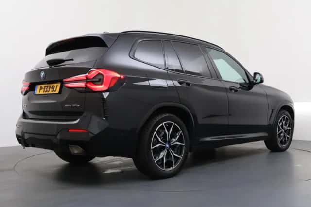 BMW X3 (2022) thumbnail 5