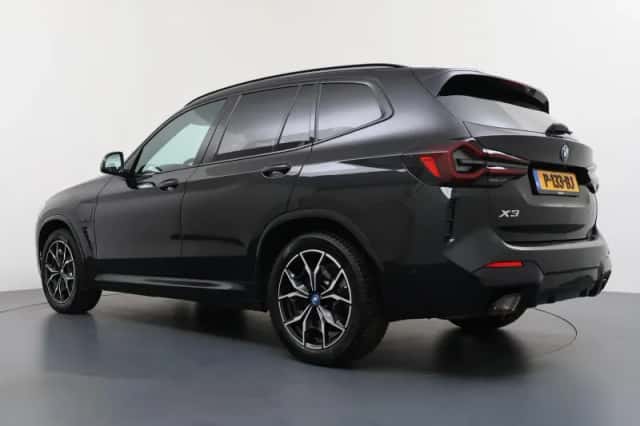 BMW X3 (2022) thumbnail 3
