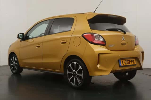 Mitsubishi Space Star (2021) thumbnail 3