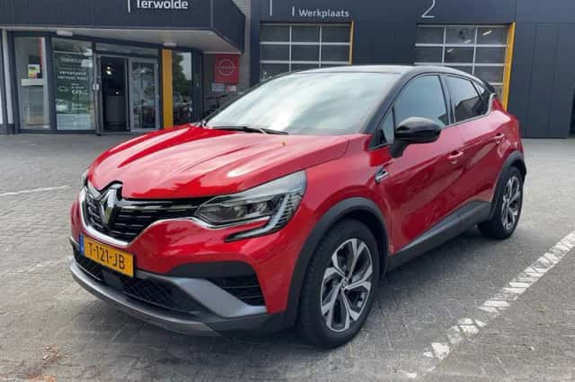 Renault Captur (2023) thumbnail 2
