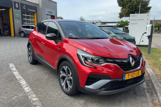 Renault Captur (2023) thumbnail 6
