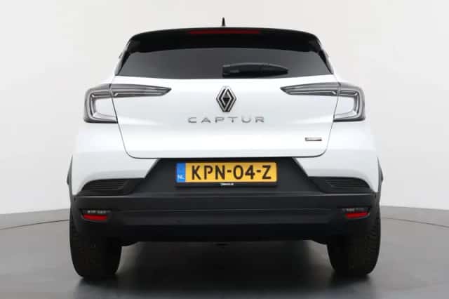 Renault Captur (2025) thumbnail 4