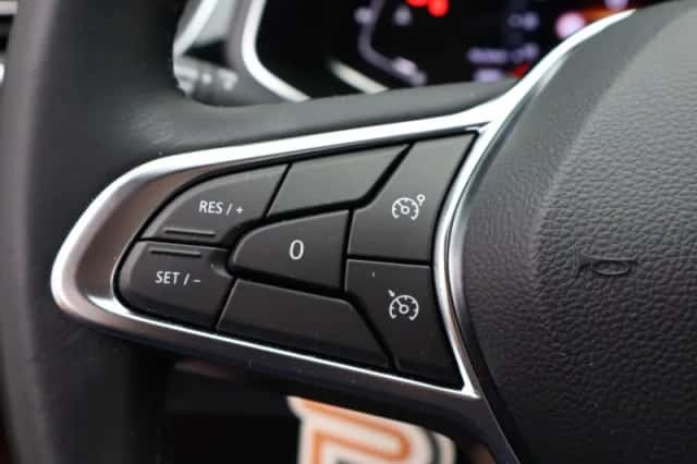 Renault Captur (2020) thumbnail 25