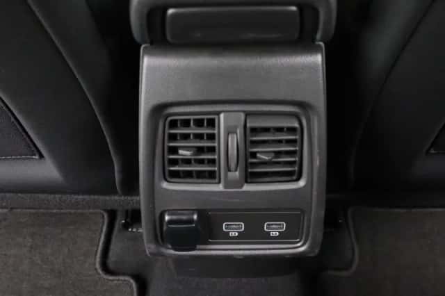 Renault Captur (2020) thumbnail 35