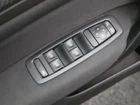 Renault Mégane (2018) thumbnail 25