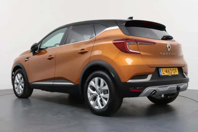Renault Captur (2021) thumbnail 3