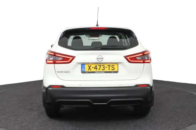 Nissan Qashqai (2018) thumbnail 4