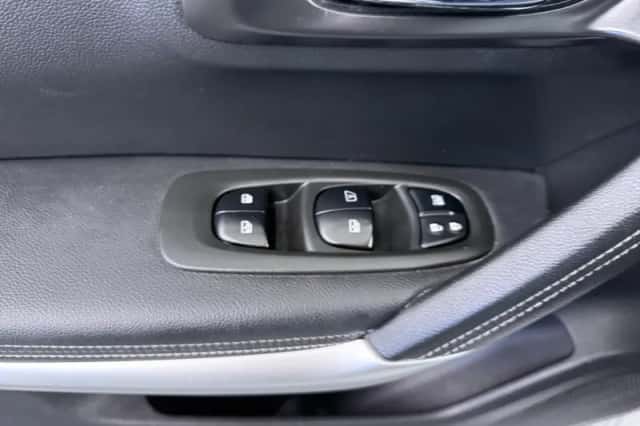 Renault Kadjar (2017) thumbnail 24