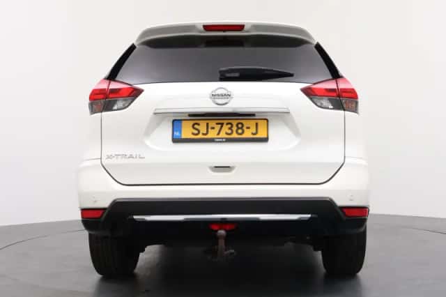 Nissan X-Trail (2018) thumbnail 4