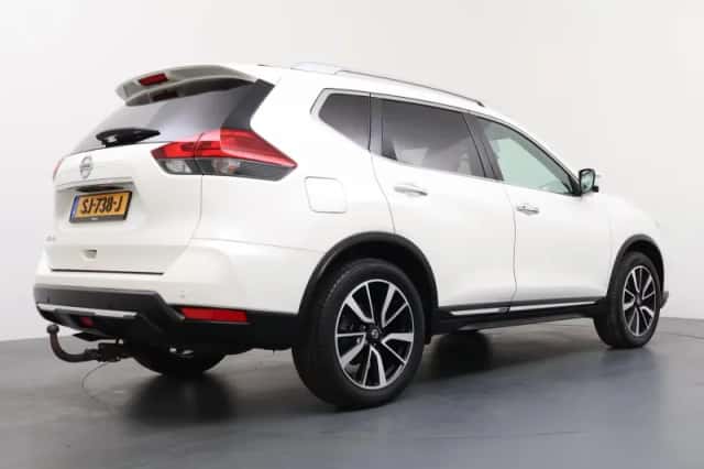 Nissan X-Trail (2018) thumbnail 5