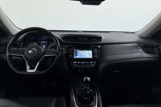Nissan X-Trail (2018) thumbnail 9