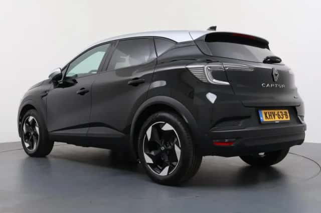Renault Captur (2025) thumbnail 3
