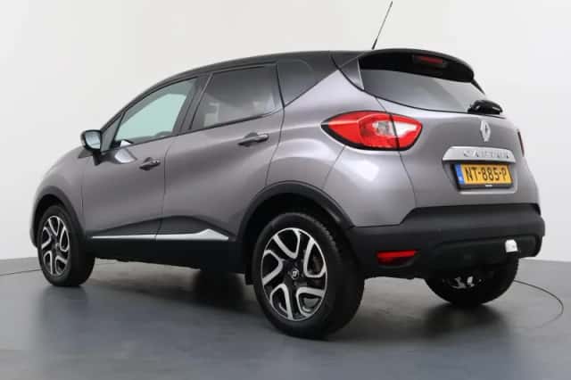 Renault Captur (2017) thumbnail 3
