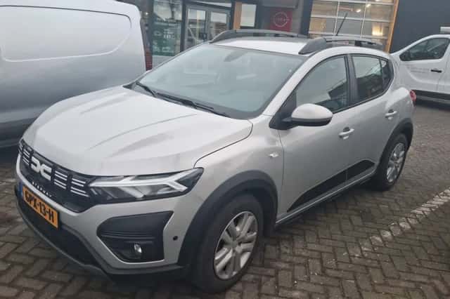 Dacia Sandero Stepway (2024) thumbnail 2