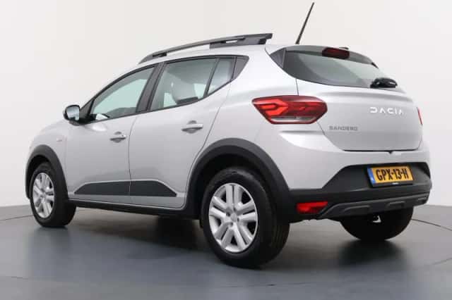 Dacia Sandero Stepway (2024) thumbnail 3