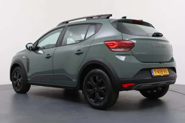 Dacia Sandero Stepway (2023) thumbnail 3
