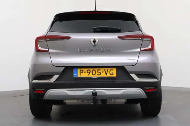 Renault Captur (2022) thumbnail 4