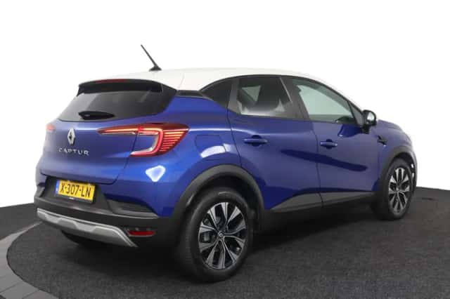 Renault Captur (2023) thumbnail 6