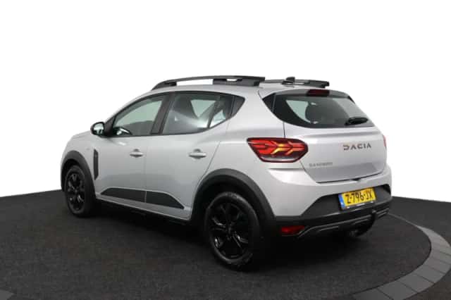 Dacia Sandero Stepway (2024) thumbnail 3