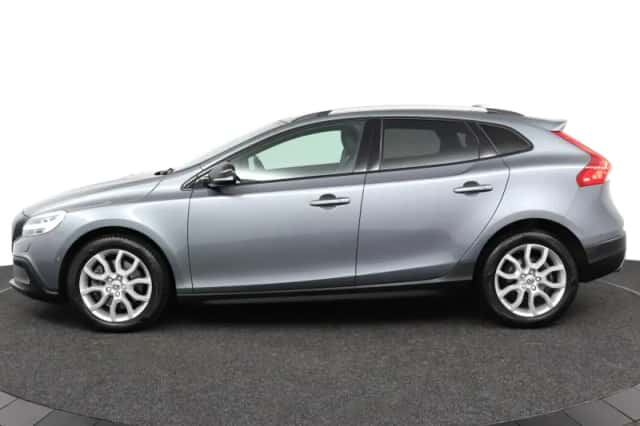 Volvo V40 (2019) thumbnail 2
