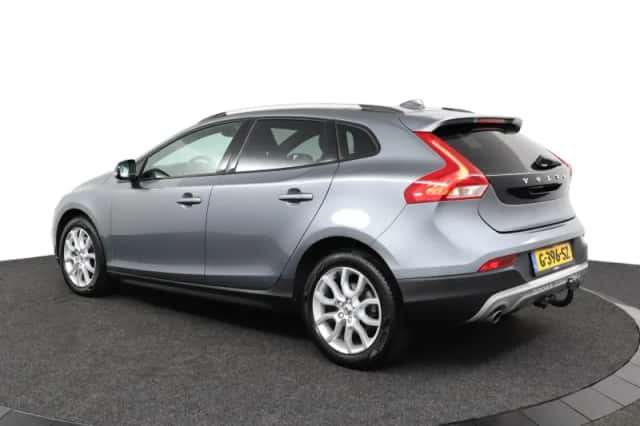 Volvo V40 (2019) thumbnail 3