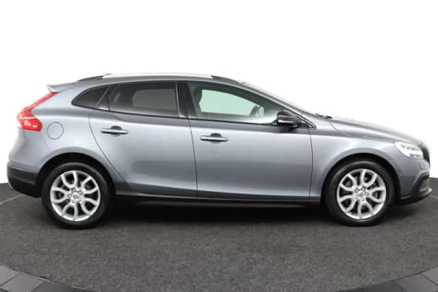 Volvo V40 (2019) thumbnail 6