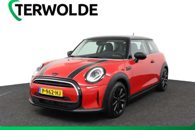 MINI Cooper (2022) thumbnail 1