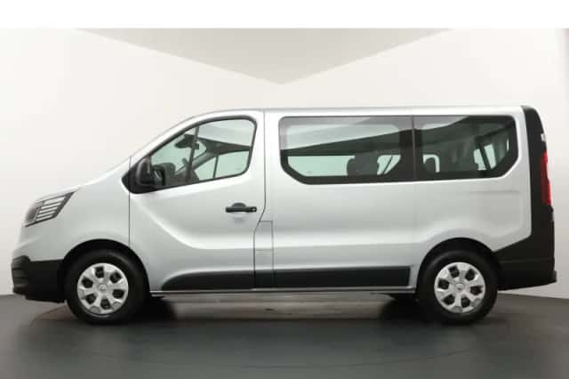 Renault Trafic (2023) thumbnail 2
