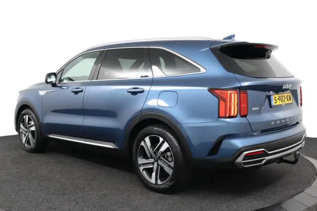 Kia Sorento (2022) thumbnail 3