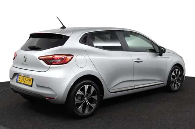 Renault Clio (2023) thumbnail 5