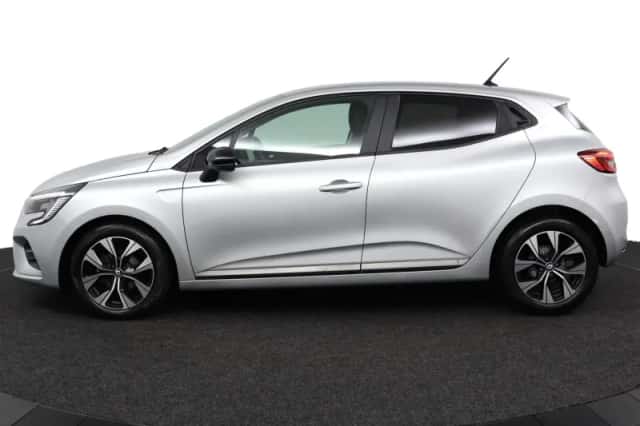 Renault Clio (2023) thumbnail 2