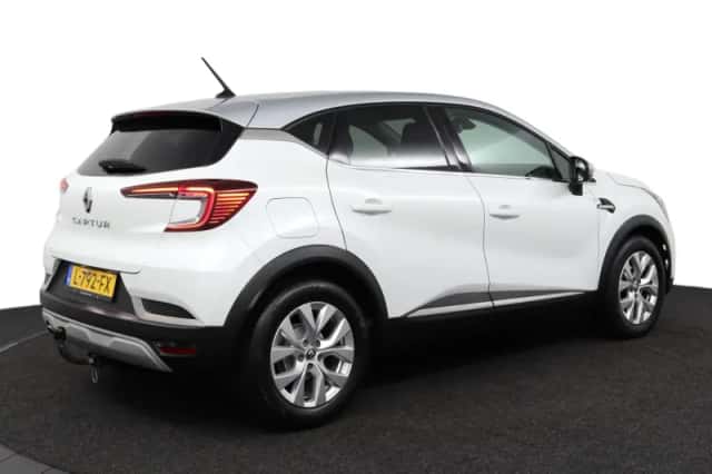 Renault Captur (2021) thumbnail 5