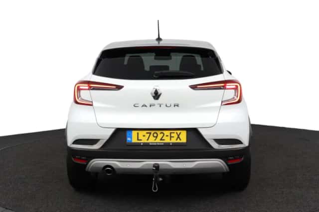 Renault Captur (2021) thumbnail 4
