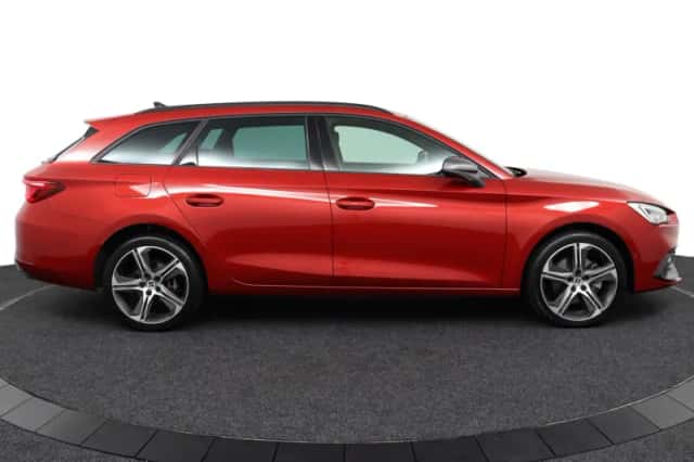 SEAT Leon (2024) thumbnail 6